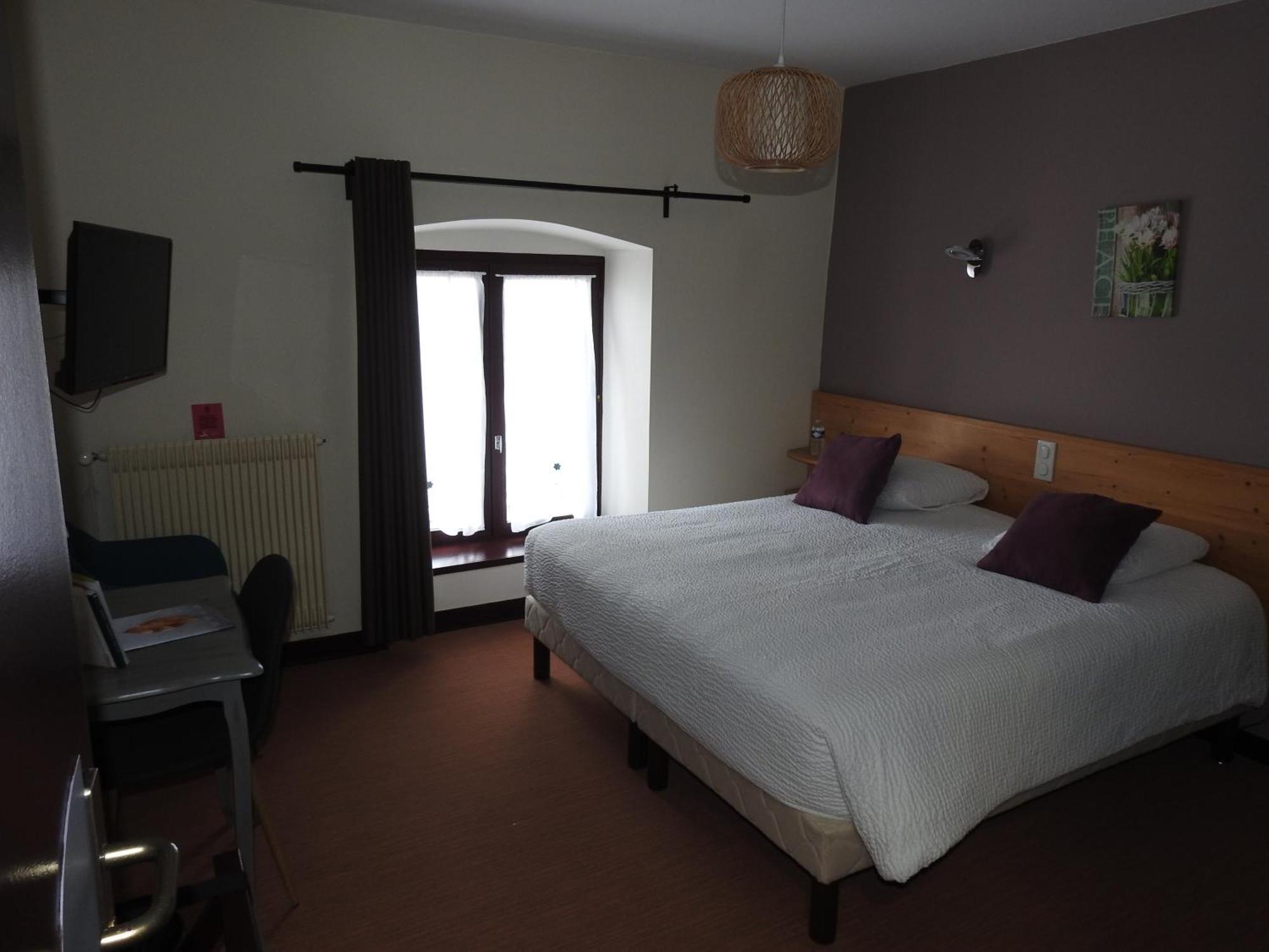 Hotel Le Barriol Saint-Julien-Chapteuil Exterior foto