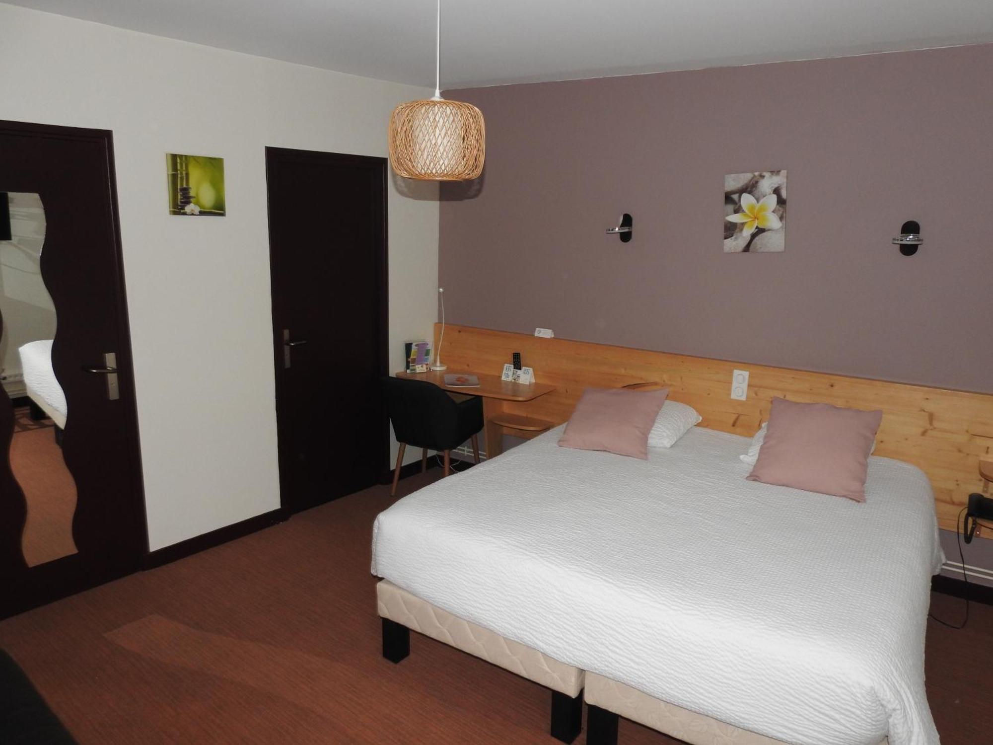Hotel Le Barriol Saint-Julien-Chapteuil Exterior foto