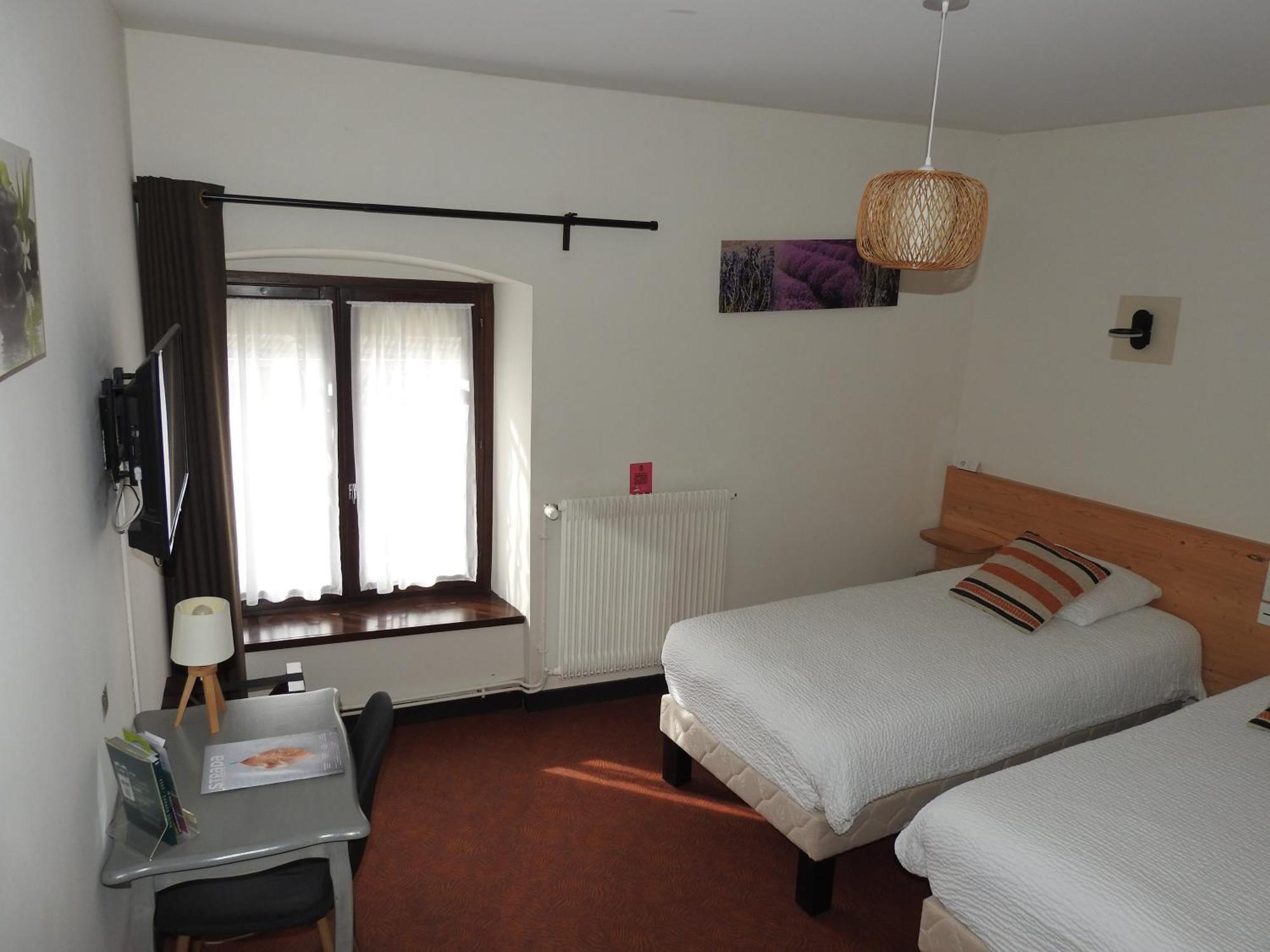 Hotel Le Barriol Saint-Julien-Chapteuil Exterior foto