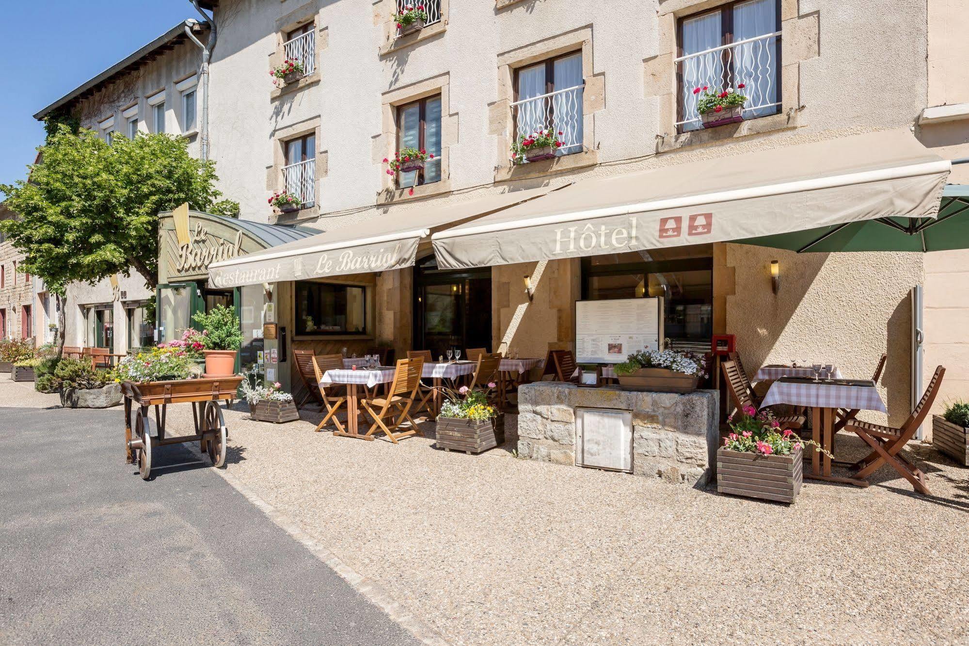 Hotel Le Barriol Saint-Julien-Chapteuil Exterior foto