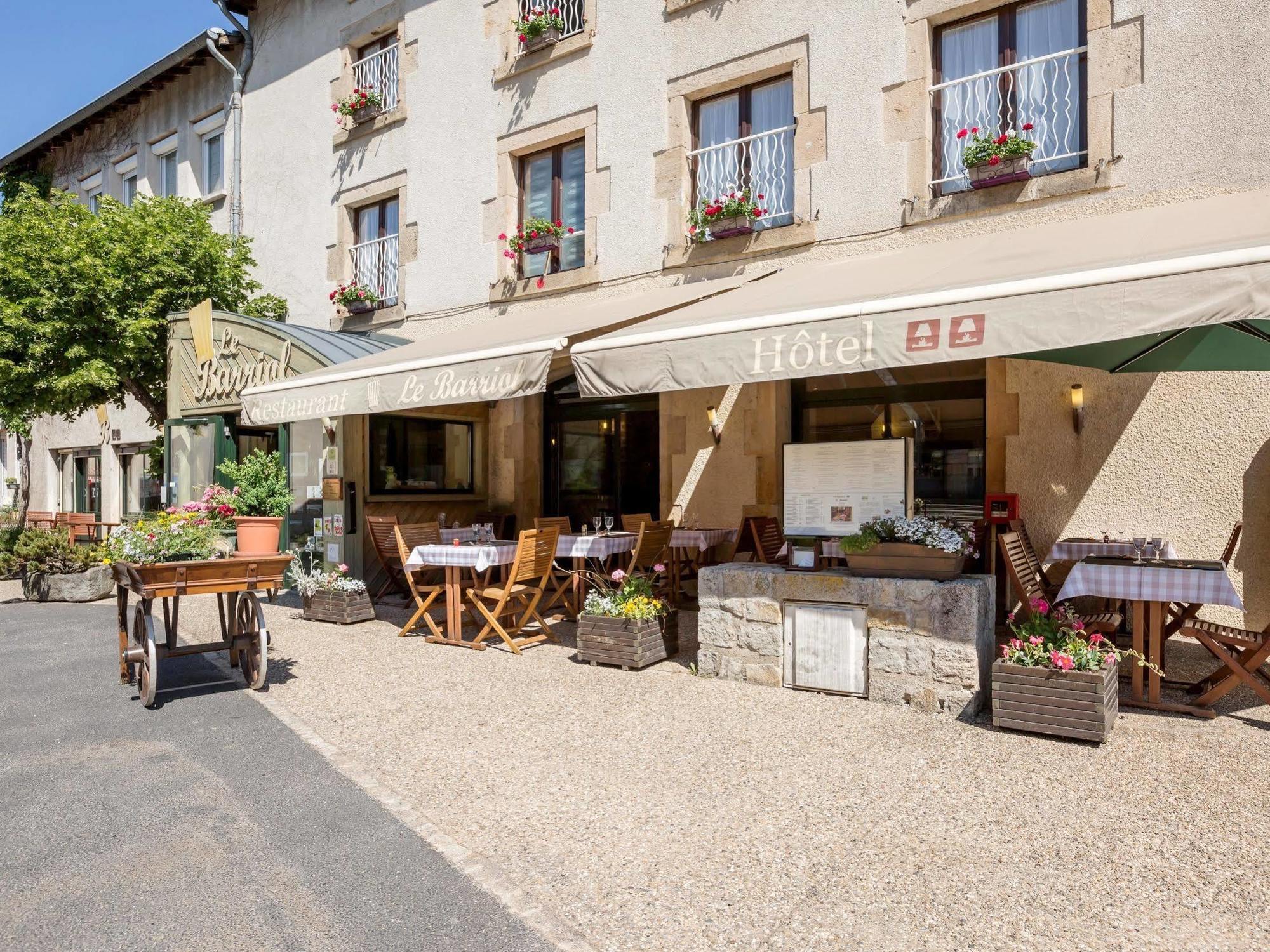 Hotel Le Barriol Saint-Julien-Chapteuil Exterior foto